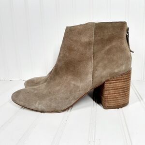 STEVE MADDEN Wooden Heeled Booties C460